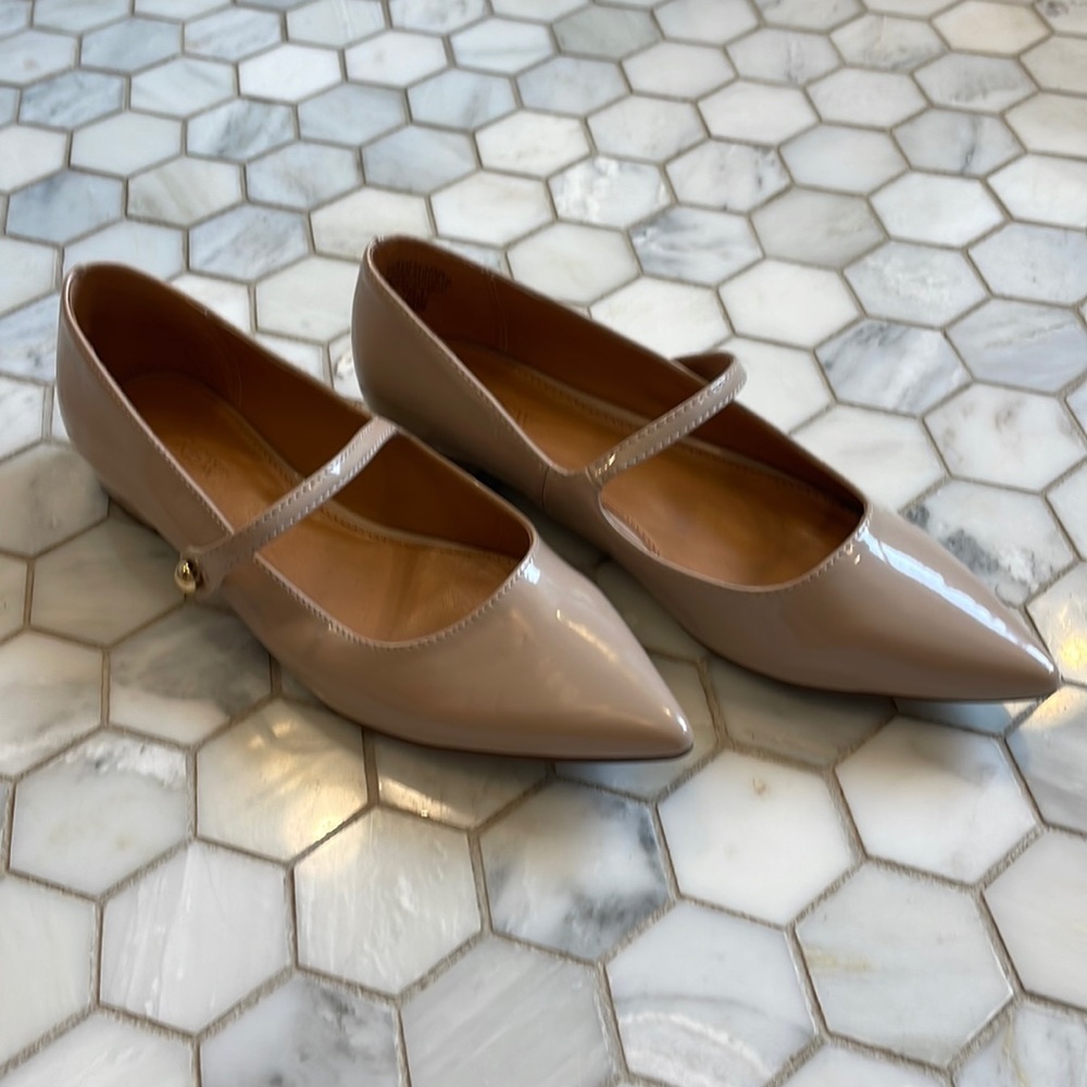 EUC J Crew Factory Nude Mary Jane Flats, Sz. 8.5